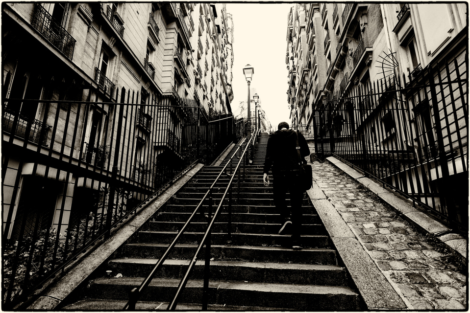 Entering Montmartre I - ID 005557