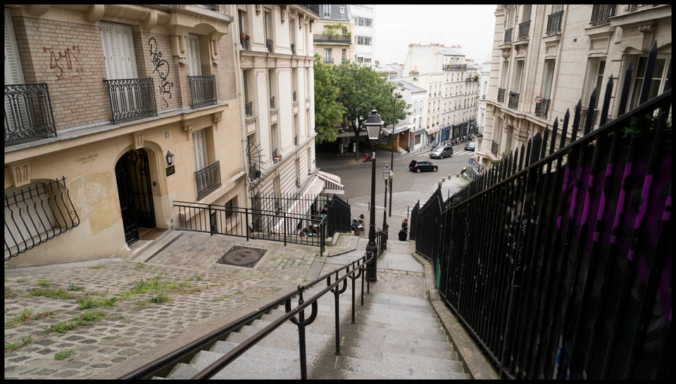 Montmartre Backside Stairs Purple - ID 005560