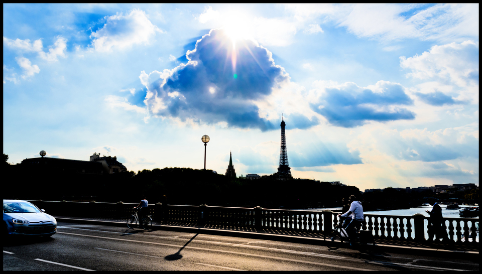 Clouds over Paris - ID 005602