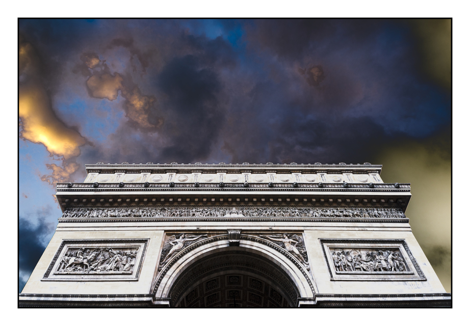 Sky over Arc de Triomphe - ID 005614