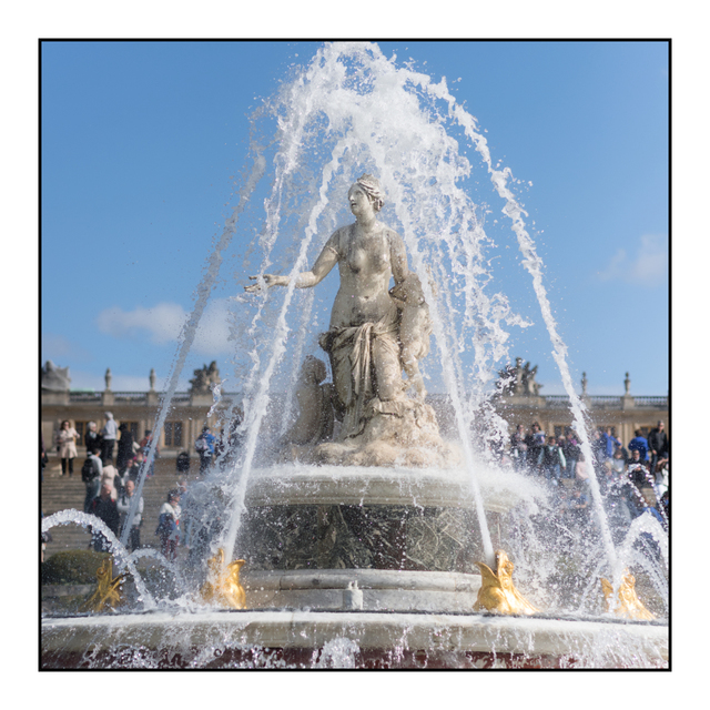 Under the Fontaine - ID 005802