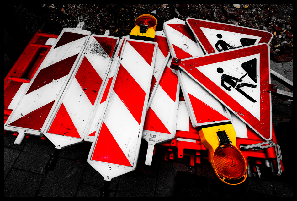 Red White - ID 005825