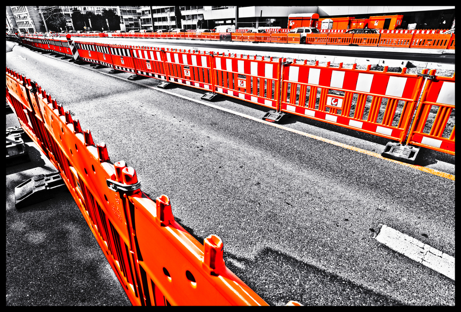 Orange Barrier I - ID 005883