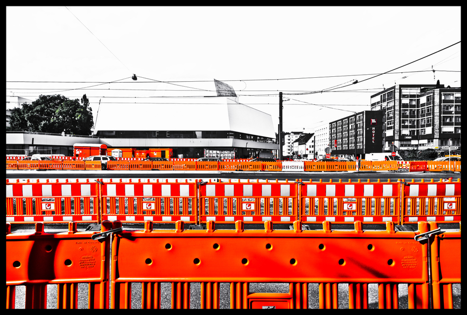 Orange Barrier II - ID 005884