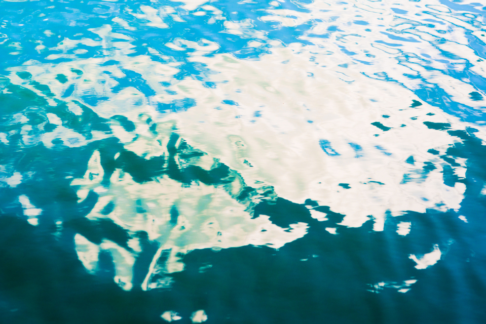 Cloud in Water - ID 006100