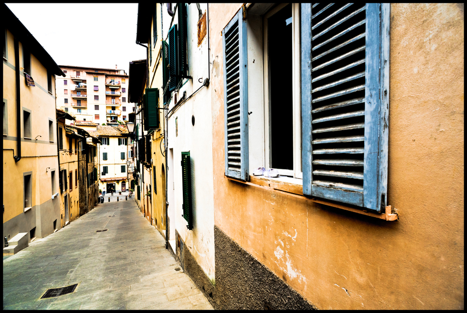 Looking Back and Down - ID 006180