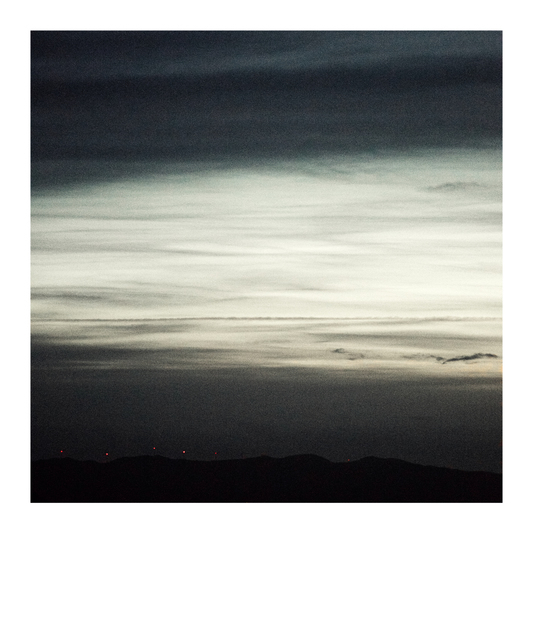 Red Lights at the Horizon - ID 006218