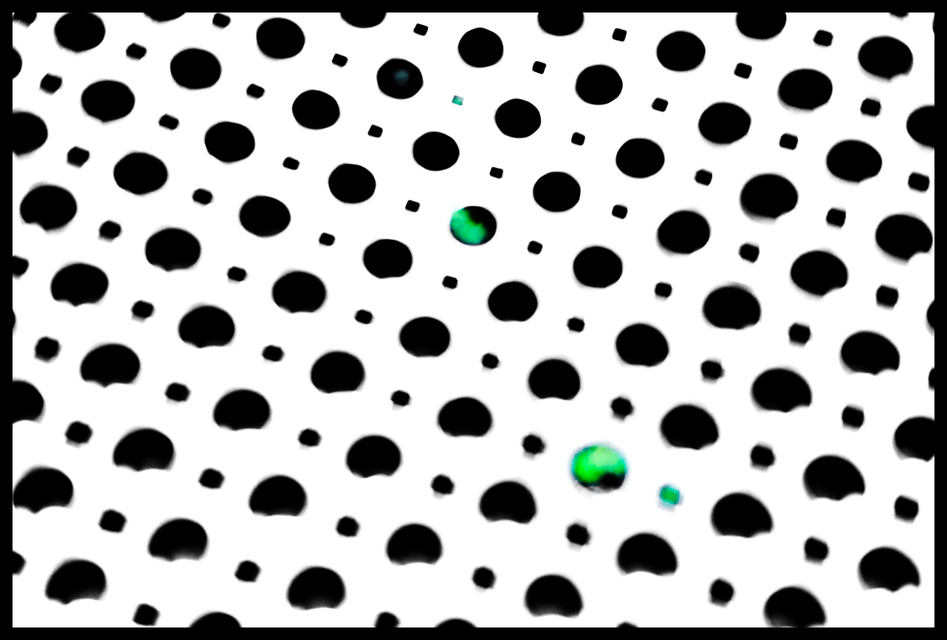 Two and two Half Green Dots - ID 006319