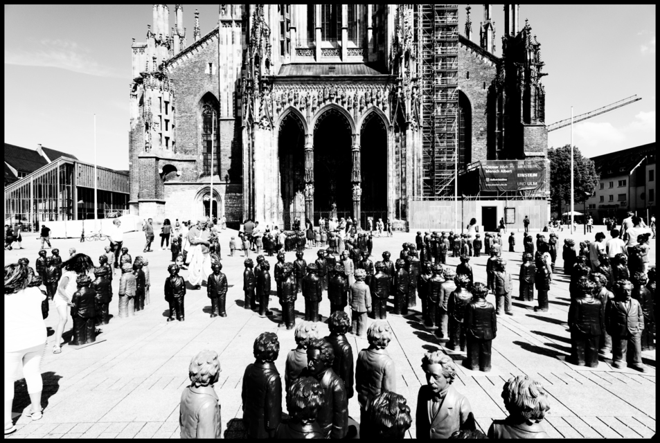 The Albert Crowd - ID 006347