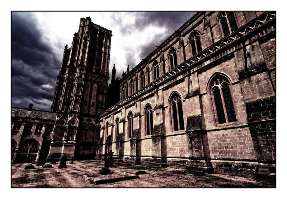 Abbey Courtyard III - ID 006528