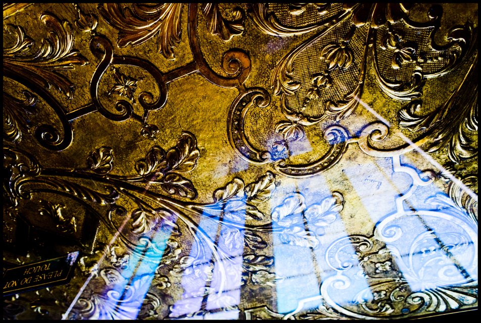 Manor Table Reflection I - ID 006605