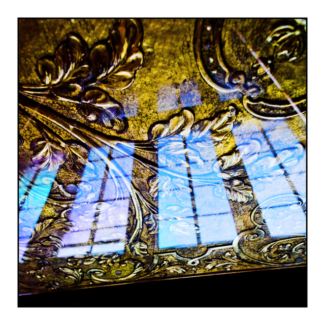 Manor Table Reflection III - ID 006607