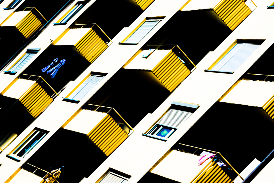 Yellow Balcony - ID 006674