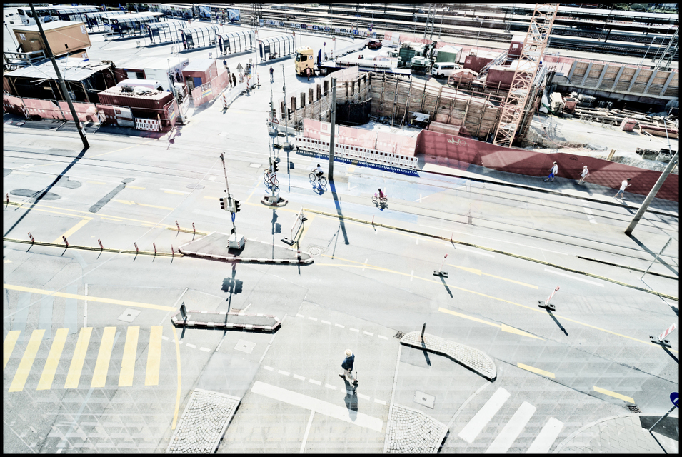 Sunny Day at the Station - ID 006681