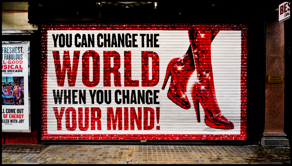 YOU CAN CHANGE THE WORLD - ID 006910