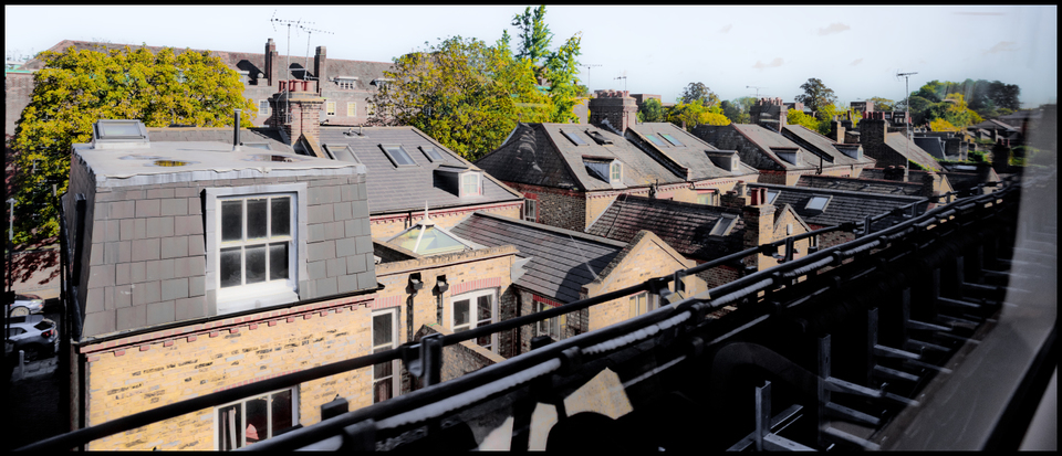 Living at the Tracks III - ID 006940