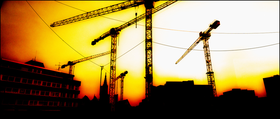 Tower under Cranes - ID 007225