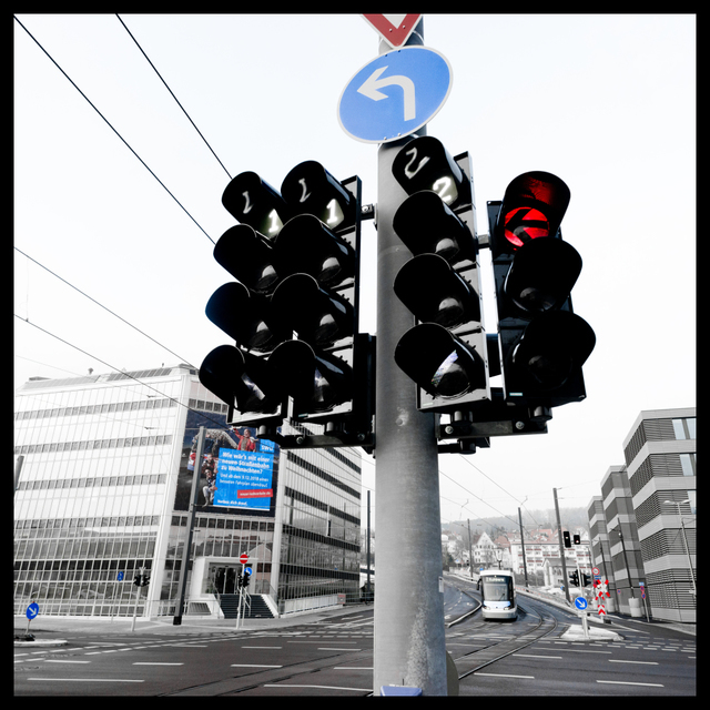 Streetcar Blocking Turn Left - ID 007229