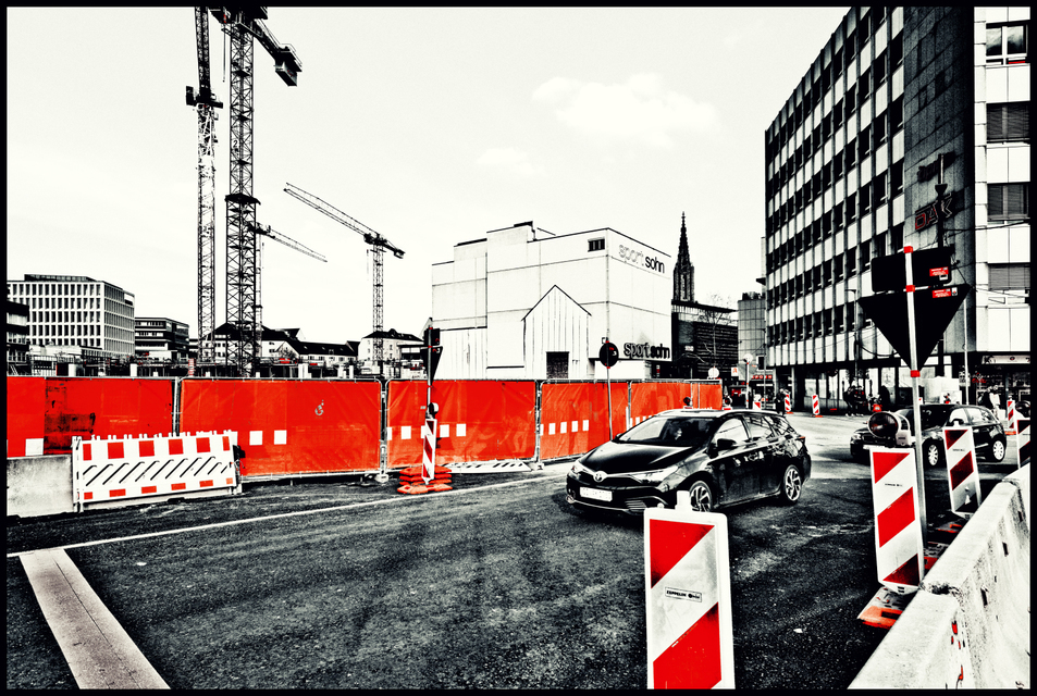 Main Station Courtyard Construction XI - ID 007425