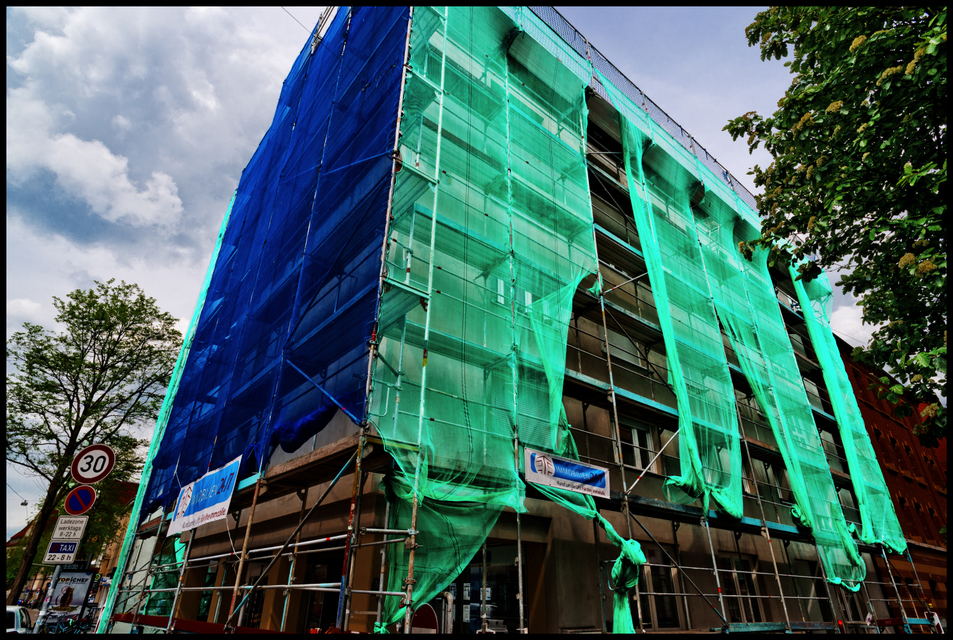 Green Robe I - ID 007547