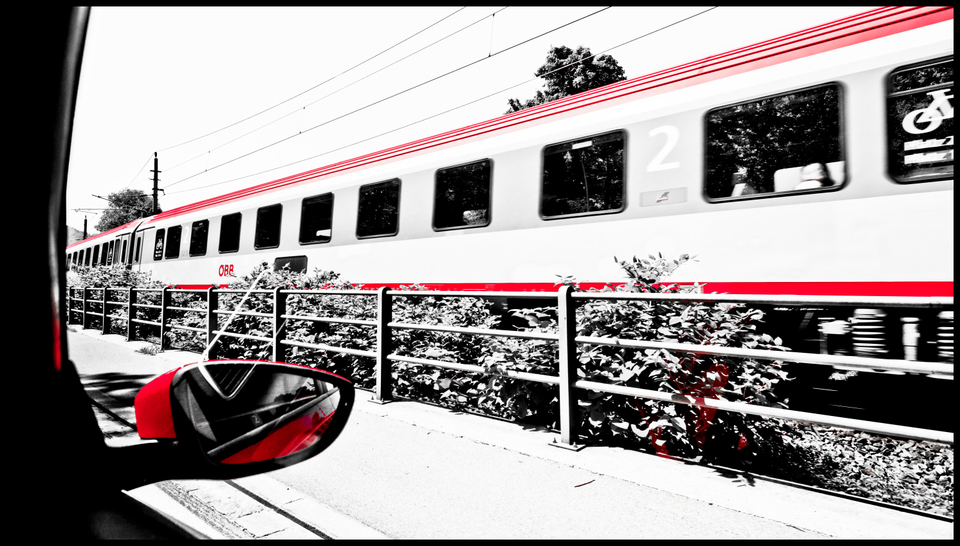 Approaching and Leaving Bregenz - ID 007578