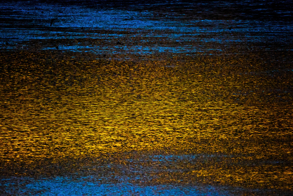 Golden Blue Water II - ID 008224