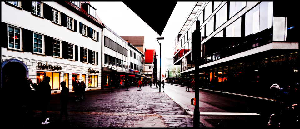 Under the Edge I - ID 008299