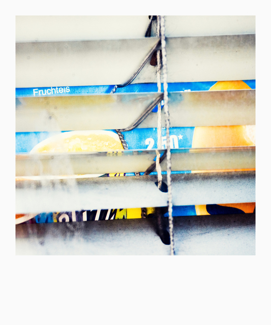 Icecream behind Blinds I - ID 008559