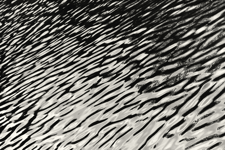 Grey Black Water - ID 008762