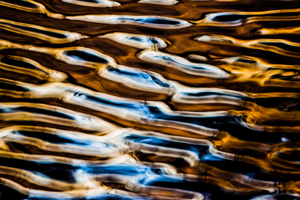 Water Waves XXV - ID 008955