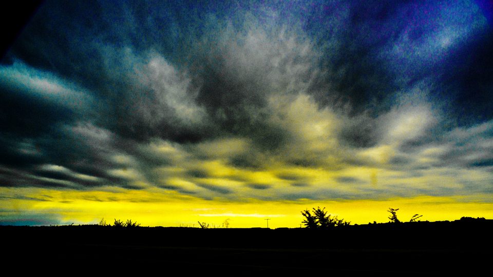 Close Encounters of the Third Kind I - ID 009157