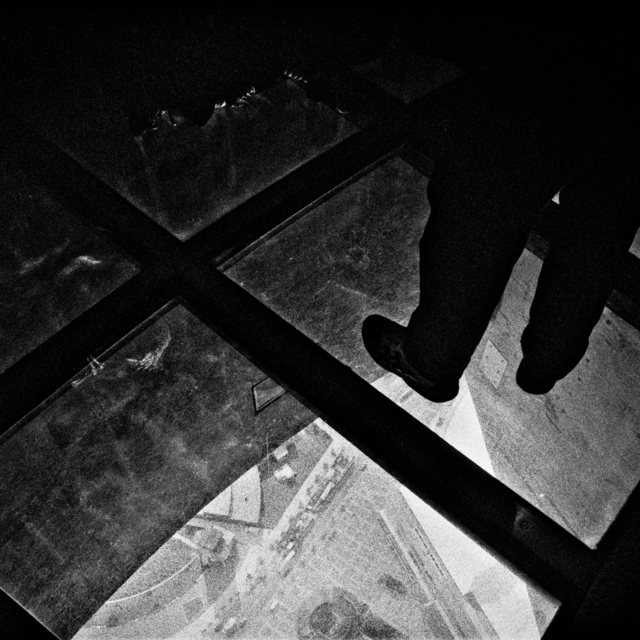 CN Tower Glass I - ID 009630