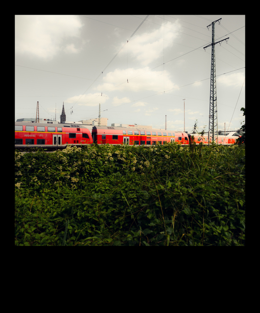 Red Train and Minster II - ID 009649