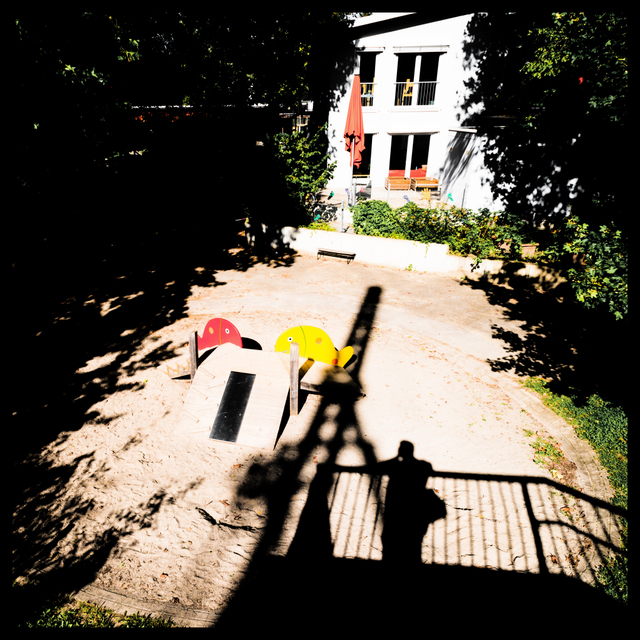 Shadow over Playground - ID 009732