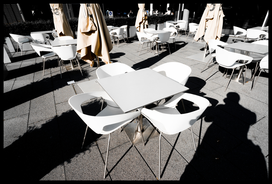 Between Empty Chairs II - ID 009743