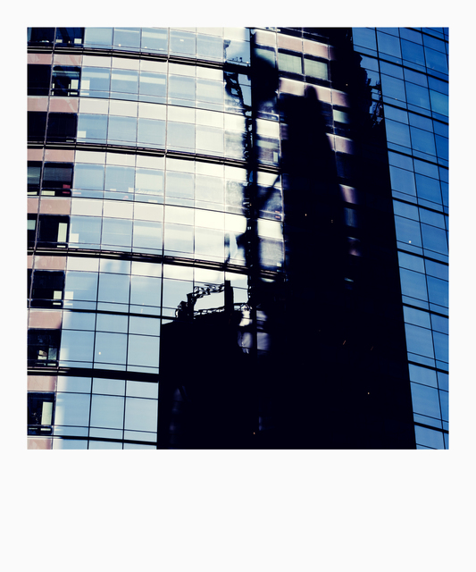 Broken Shadow - ID 009894