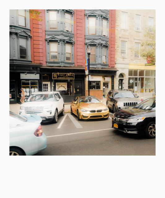 Golden B M W - ID 010093