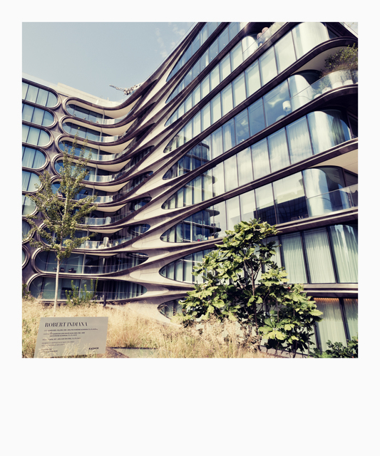 Curved Facade at Highline II - ID 010146