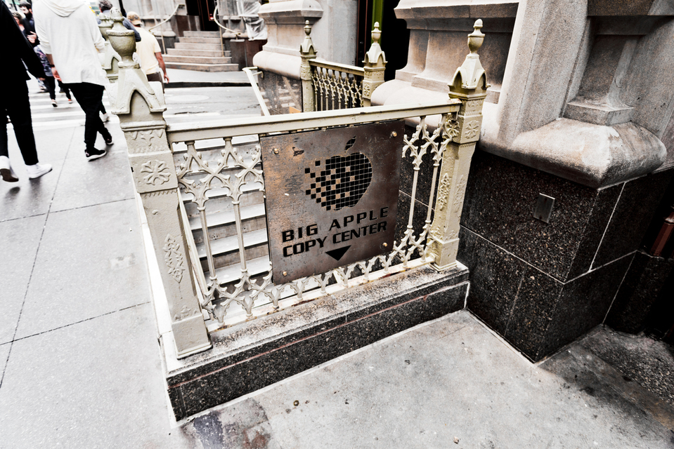 BIG APPLE COPY CENTER - ID 010300