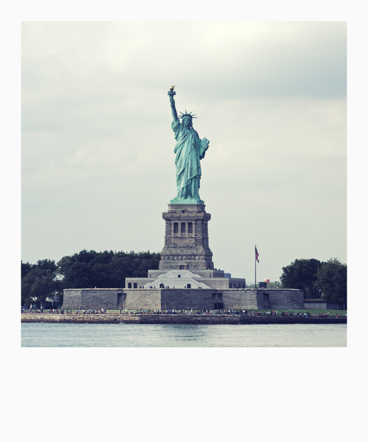 Miss Liberty IV - ID 010339