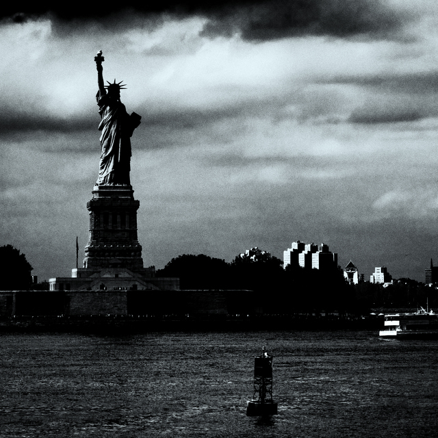 Miss Liberty VI - ID 010341