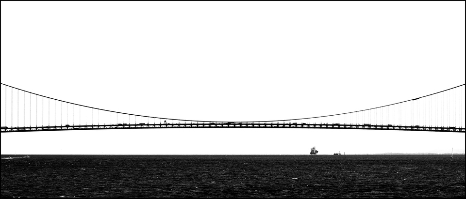 Bridge with Ships - ID 010362