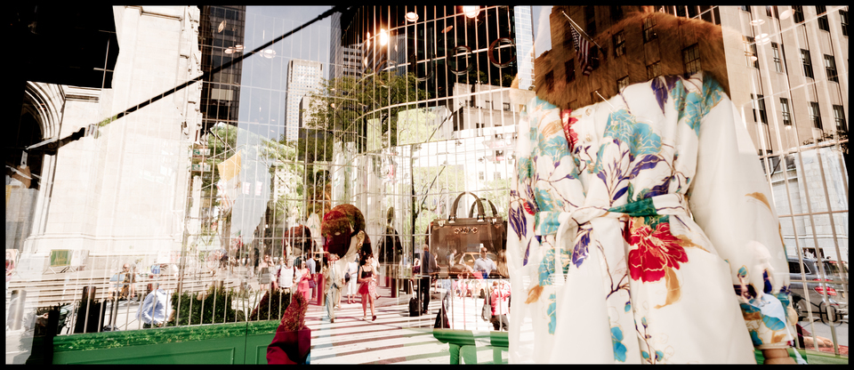 Before and Behind the Windows - ID 010598