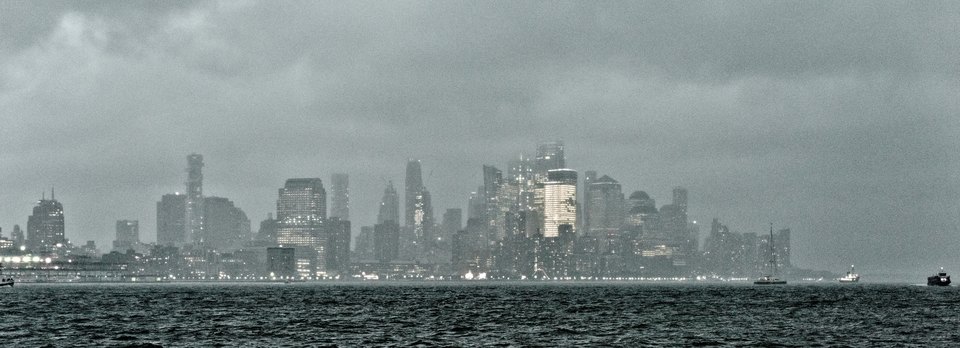 Manhatten in Rain XVIII - ID 010772