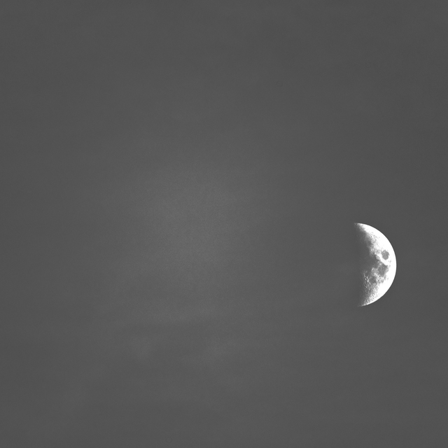 Moon - ID 010947