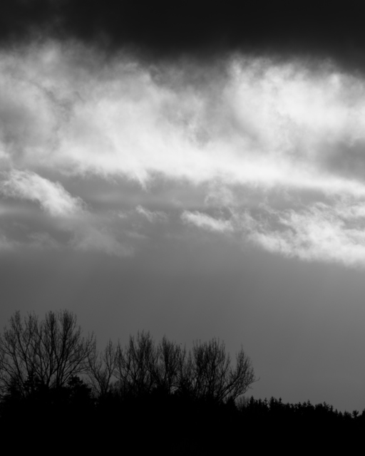 Bright Stripe of Clouds - ID 010974
