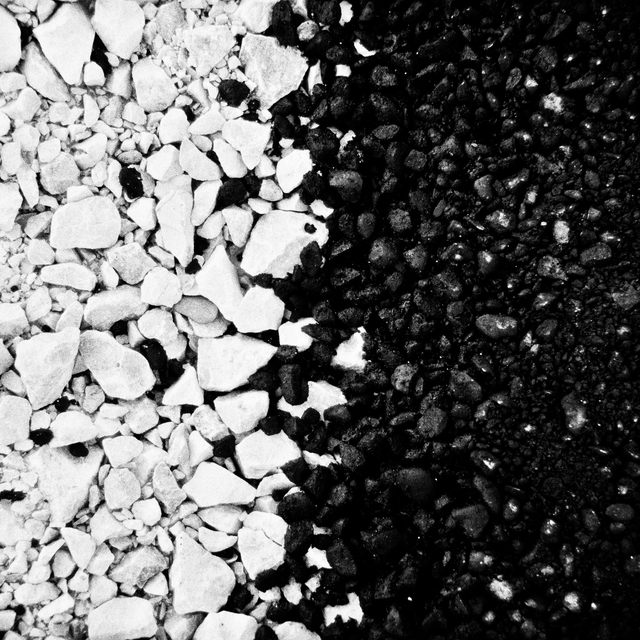 Black and White II - ID 011058