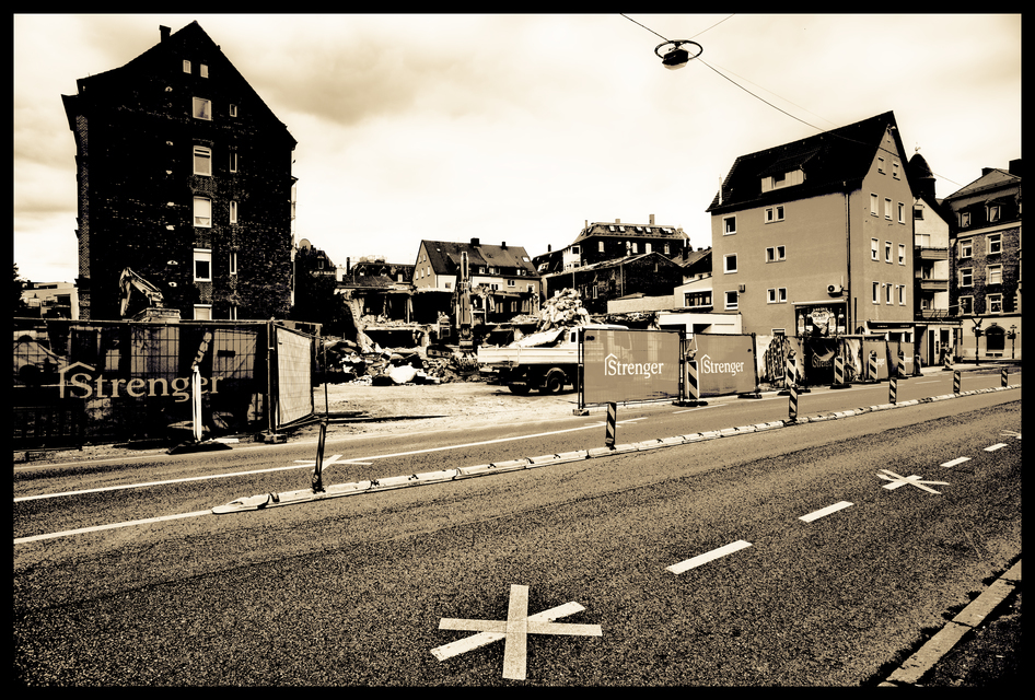 Strenger - ID 011176