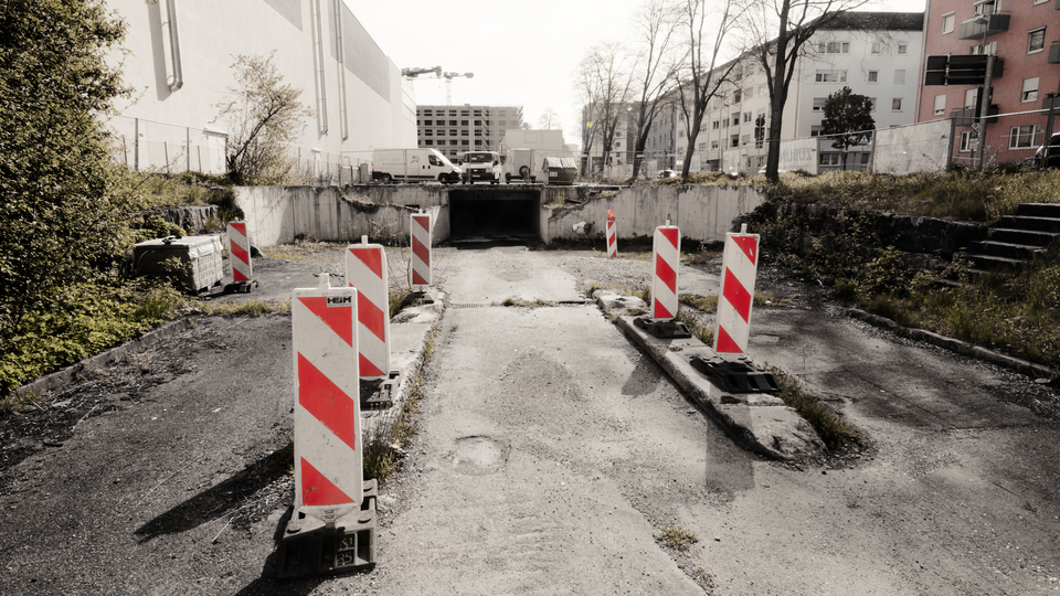 Into the Darkness - ID 011364