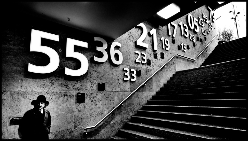 Einstein Numbers - ID 011388